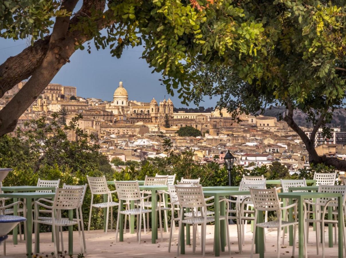 Baglio Genovesi Bed & Breakfast Noto Bagian luar foto