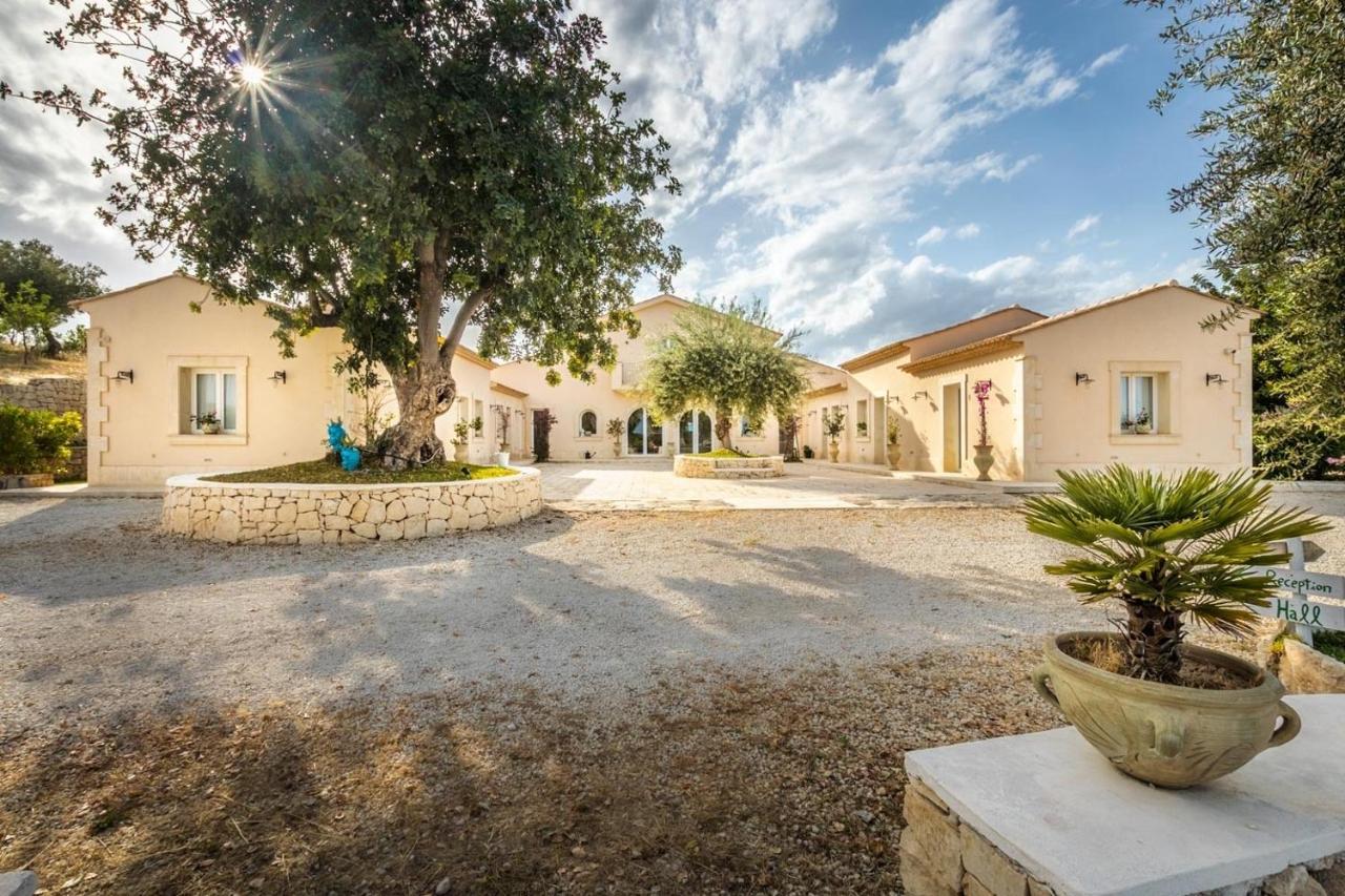 Baglio Genovesi Bed & Breakfast Noto Bagian luar foto