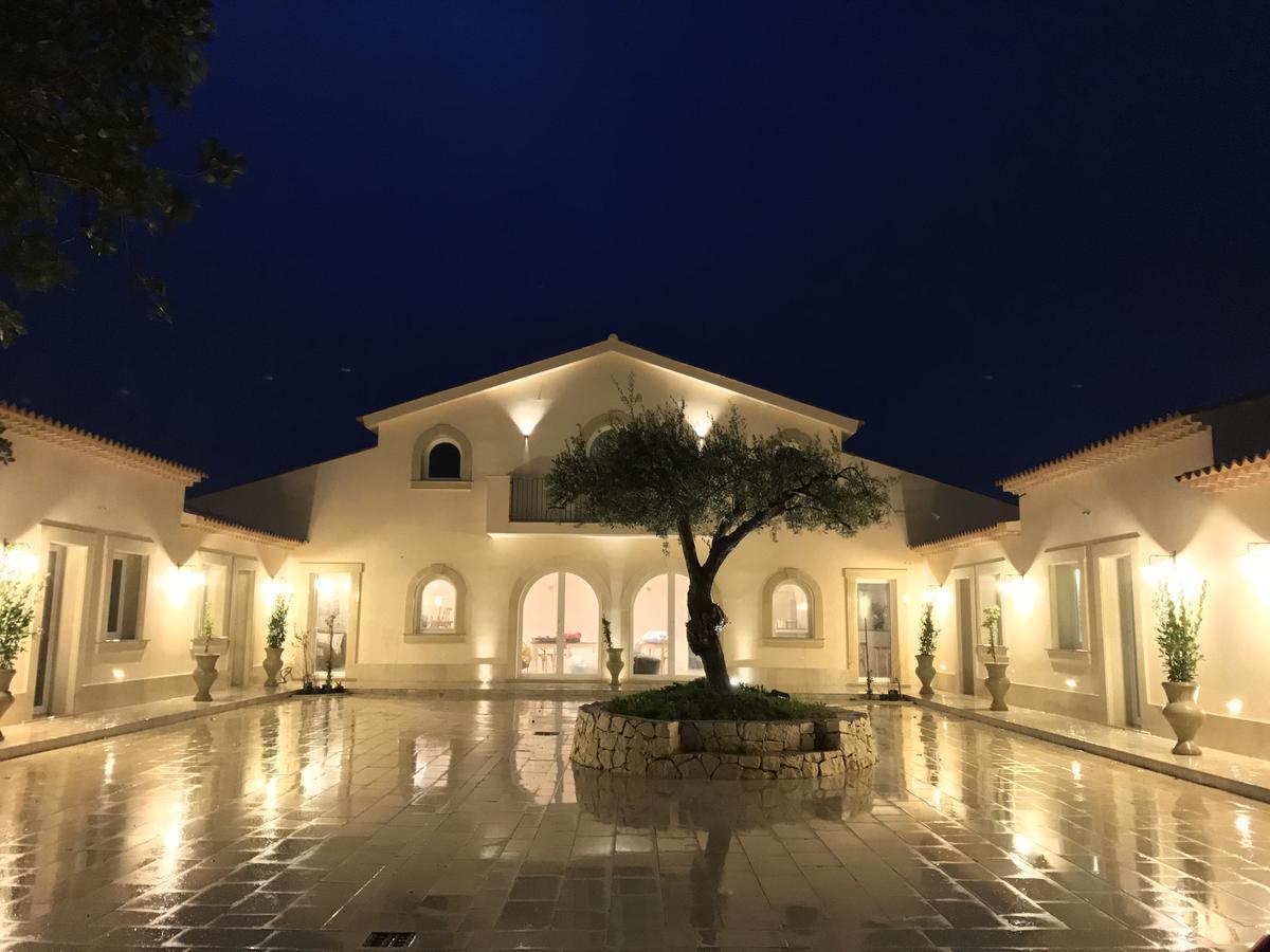 Baglio Genovesi Bed & Breakfast Noto Bagian luar foto