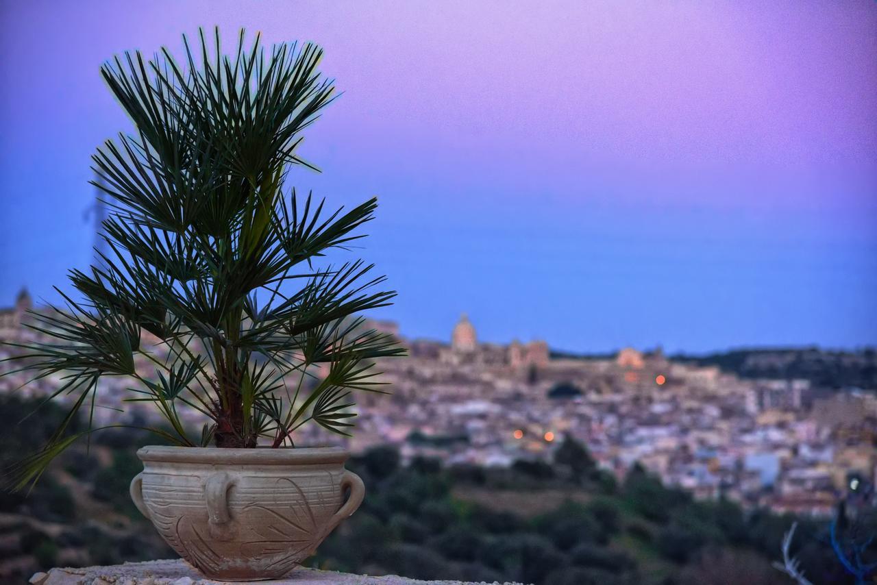 Baglio Genovesi Bed & Breakfast Noto Bagian luar foto