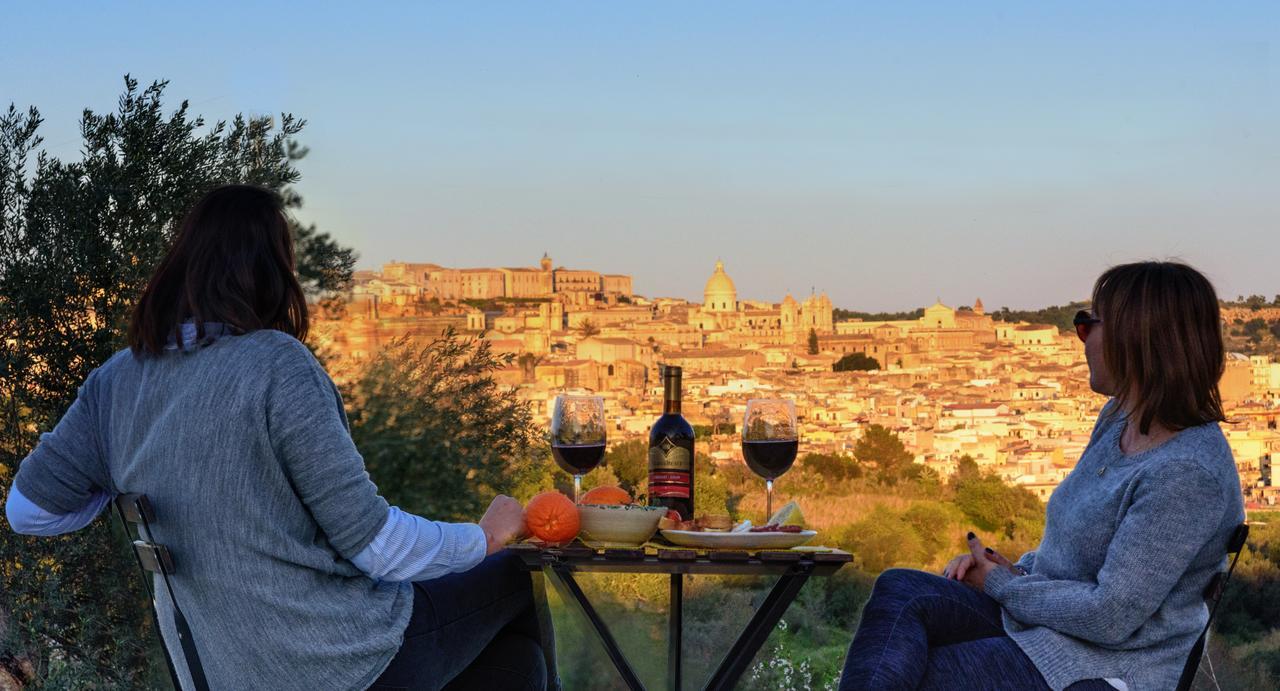 Baglio Genovesi Bed & Breakfast Noto Bagian luar foto