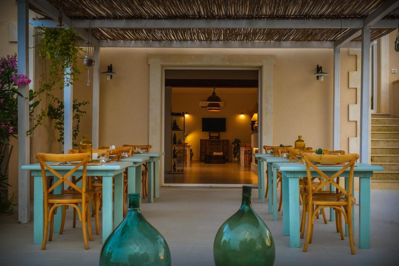 Baglio Genovesi Bed & Breakfast Noto Bagian luar foto