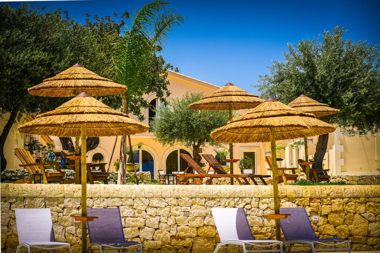 Baglio Genovesi Bed & Breakfast Noto Bagian luar foto